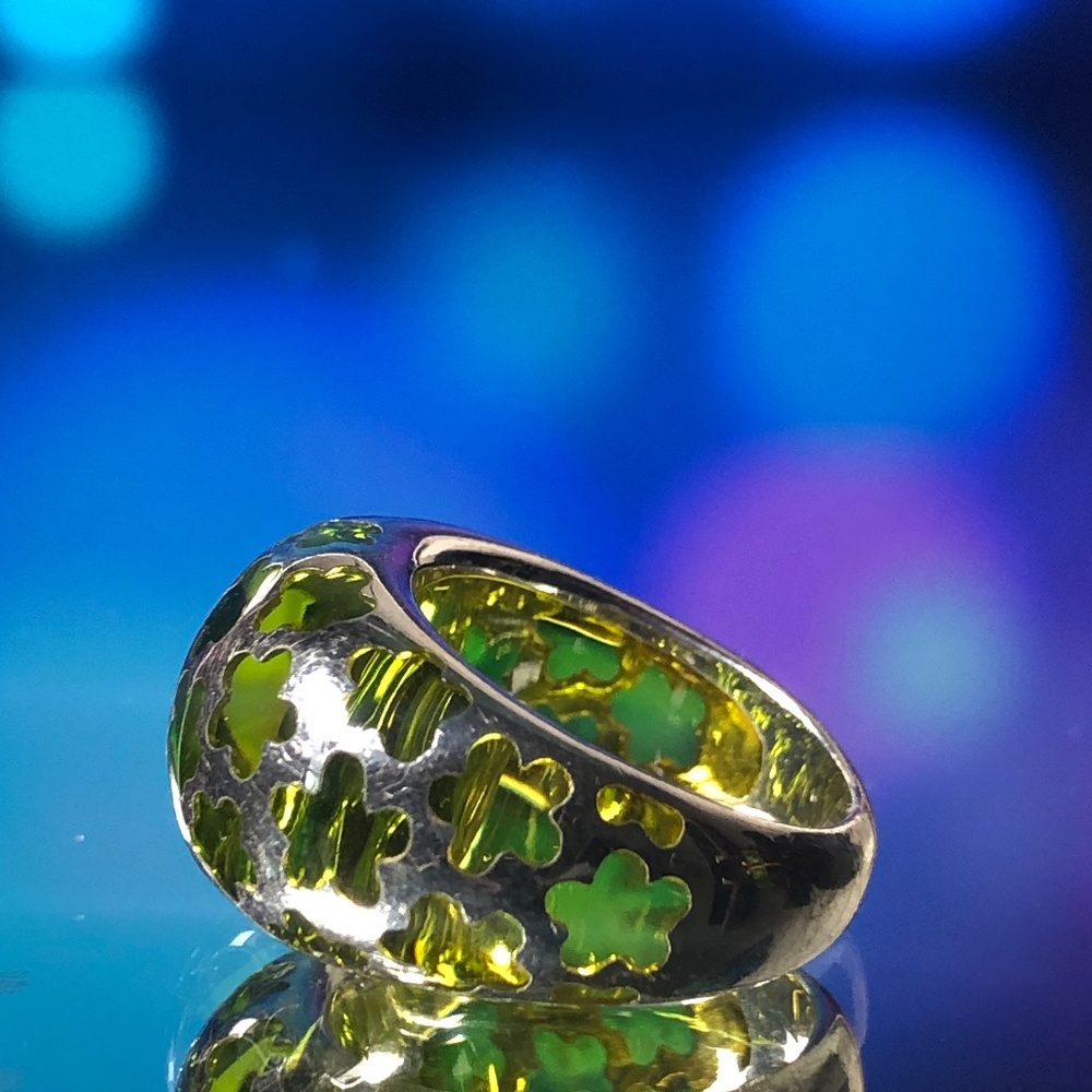 Green Glass Sterling Silver Flower Dome Ring - Picture 4 of 8